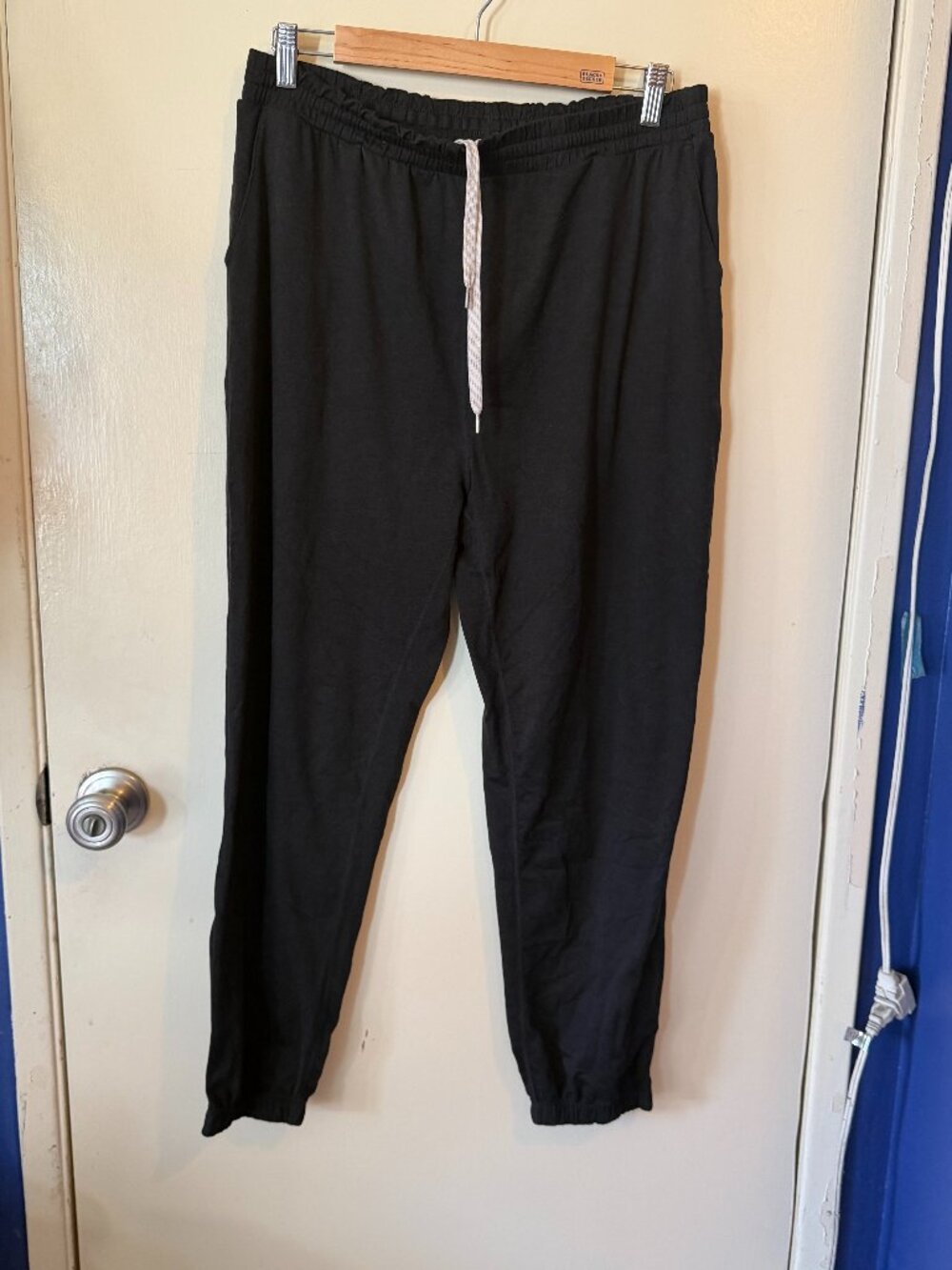 Vuori Black Jogger Sweatpants Drawstring Pockets Recycled Women’s XL